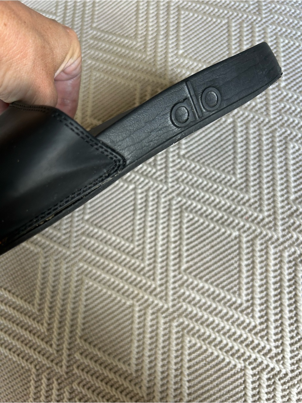 Alo Yoga slides - Black - size 10 - Picture 3 of 6